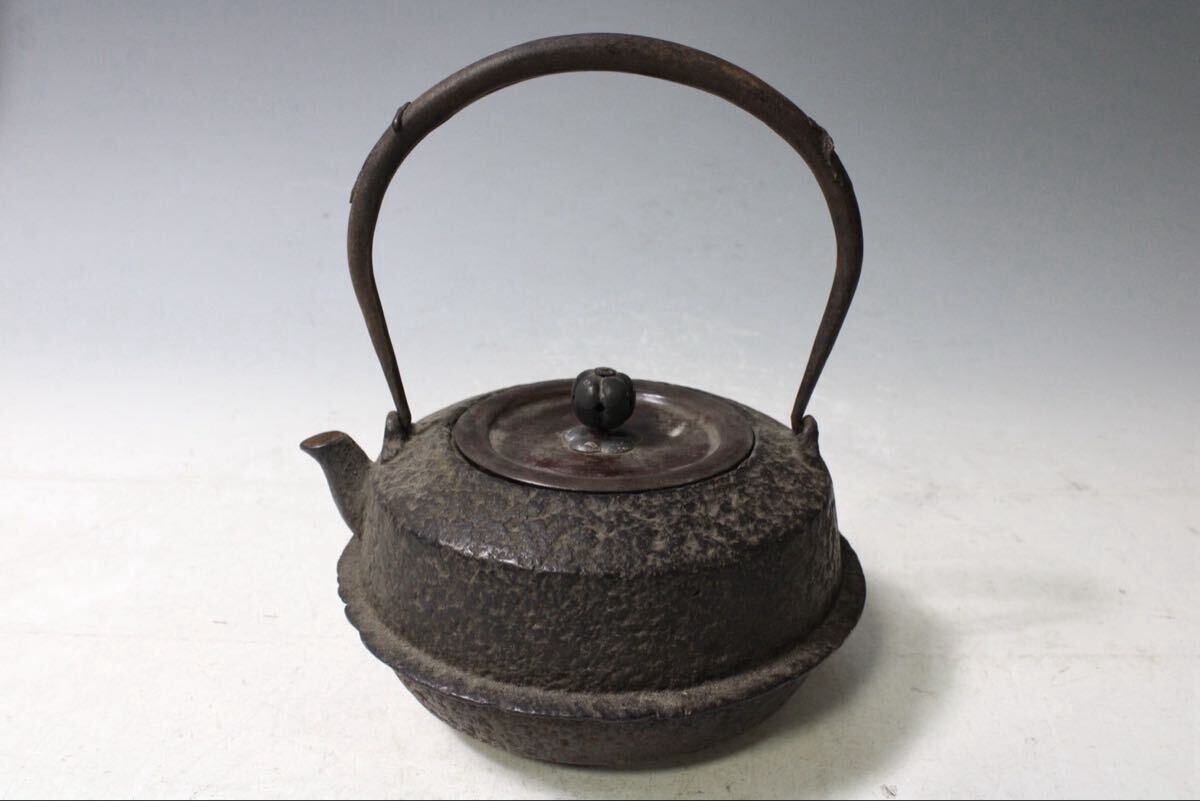 煎茶 金属工芸 鉄瓶 急須 時代　　250717E4 煎茶 金属工芸 鉄瓶 急須 時代 250717E4 th_nbi0012_01.jpg