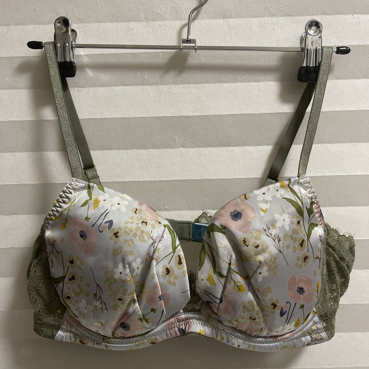 定価4800新品タグ付きChut！ INTIMATES ブラジャーサイズ、バスト93